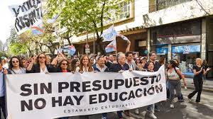 Paro universitario en la Rioja: El ajuste de Milei deja sin clases a la UNLaR y la UTN