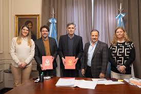 Quintela pone en marcha nuevas políticas de infancia para reforzar la presencia del Estado en La Rioja
