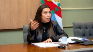 Florencia López: “Es un plan de entrega total del país” | Ley de Tierras