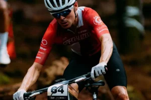 Durán no terminó el XCO y Dovichi sigue vivo en ODESUR 2026