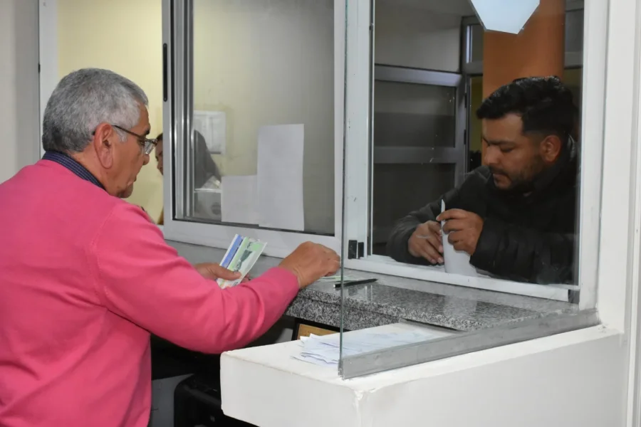 Chachos rezagados: dónde cobrar este lunes en Capital y el interior