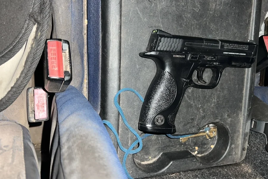 Alcoholemia 1,31 y arma en una camioneta en Las Breas