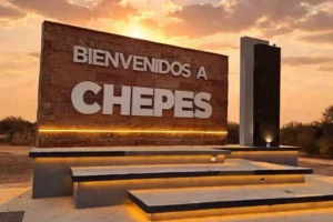 Chepes inaugura nuevo portal de ingreso en su 272° aniversario