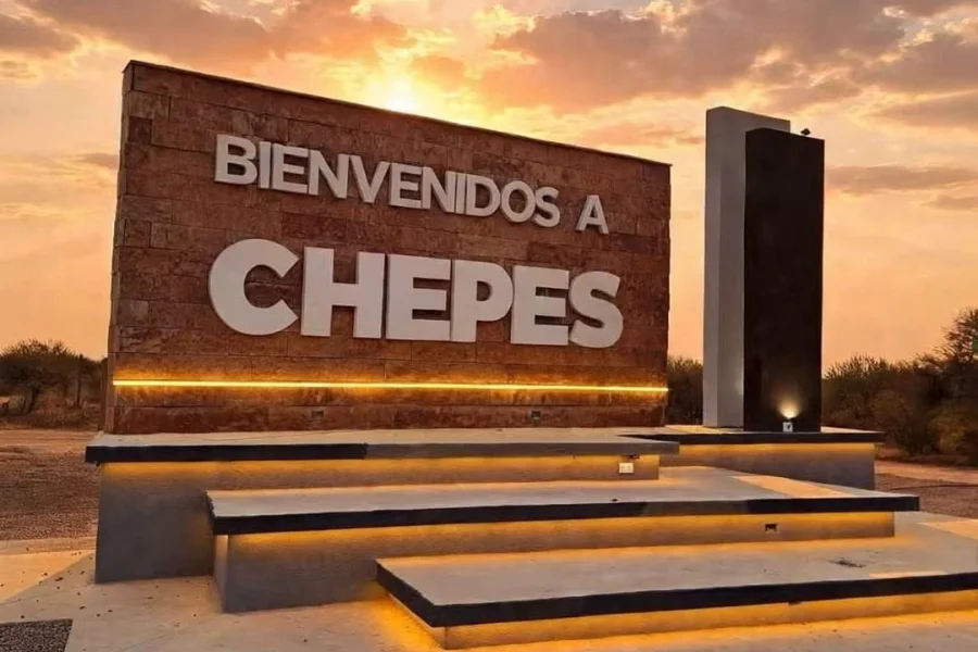 Chepes inaugura nuevo portal de ingreso en su 272° aniversario