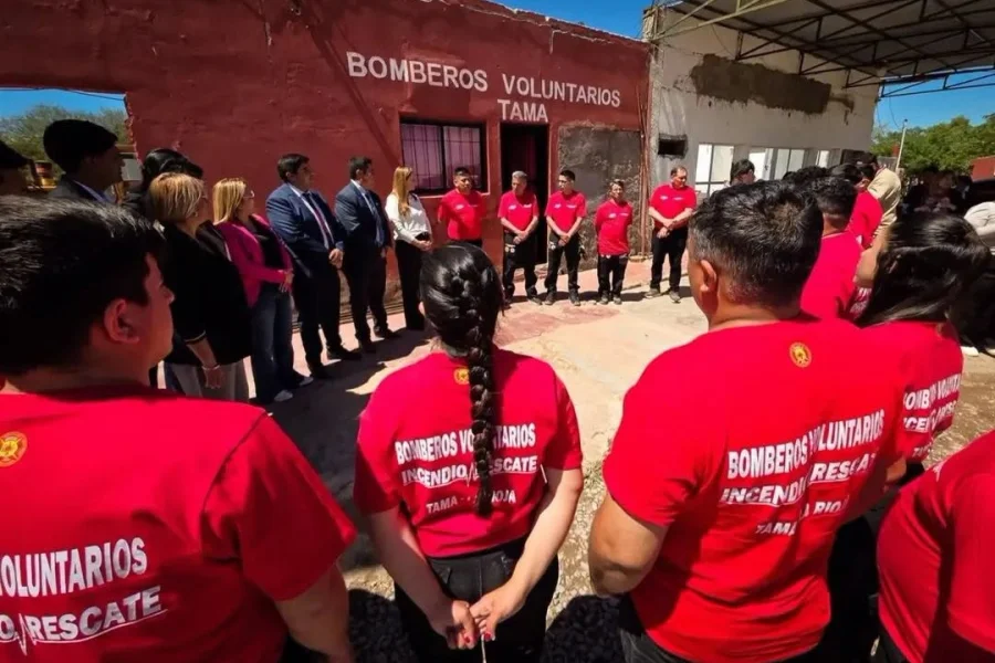 Bomberos de Tama: Madera visitó el cuartel y destacó su trabajo